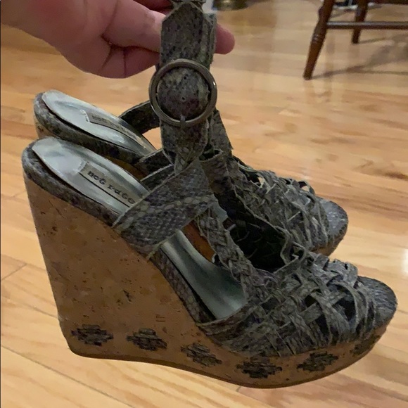 Not rated - Picture 2 of 5